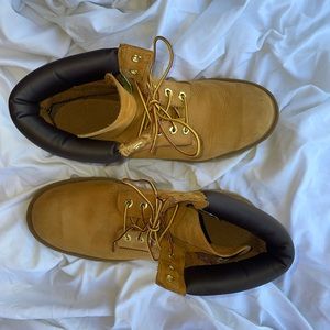 Men’s timberland boots, barely worn!
